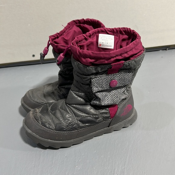 The North Face Waterproof Women’s Bootie - Picture 2 of 9
